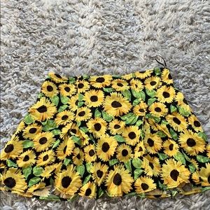 Pleated daisy skirt